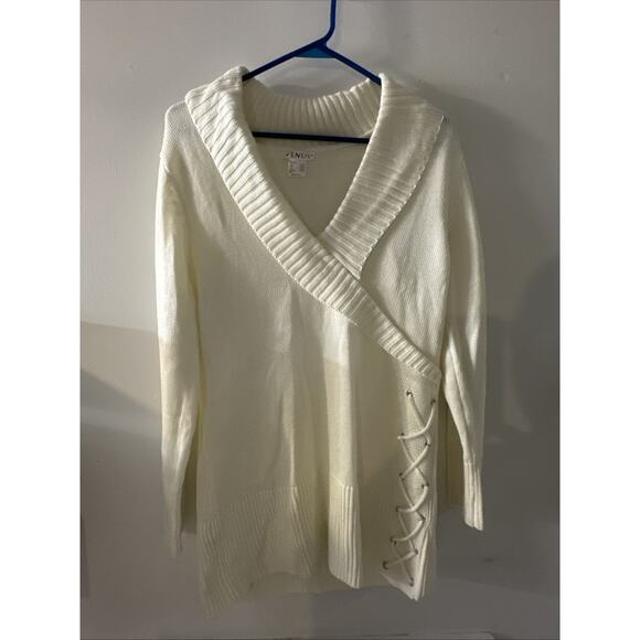 White Venus L Knitted Sweater 100% Acrylic Side Lacing , Cow Neck - Picture 1 of 9